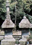 熊野神社の宝筺印塔